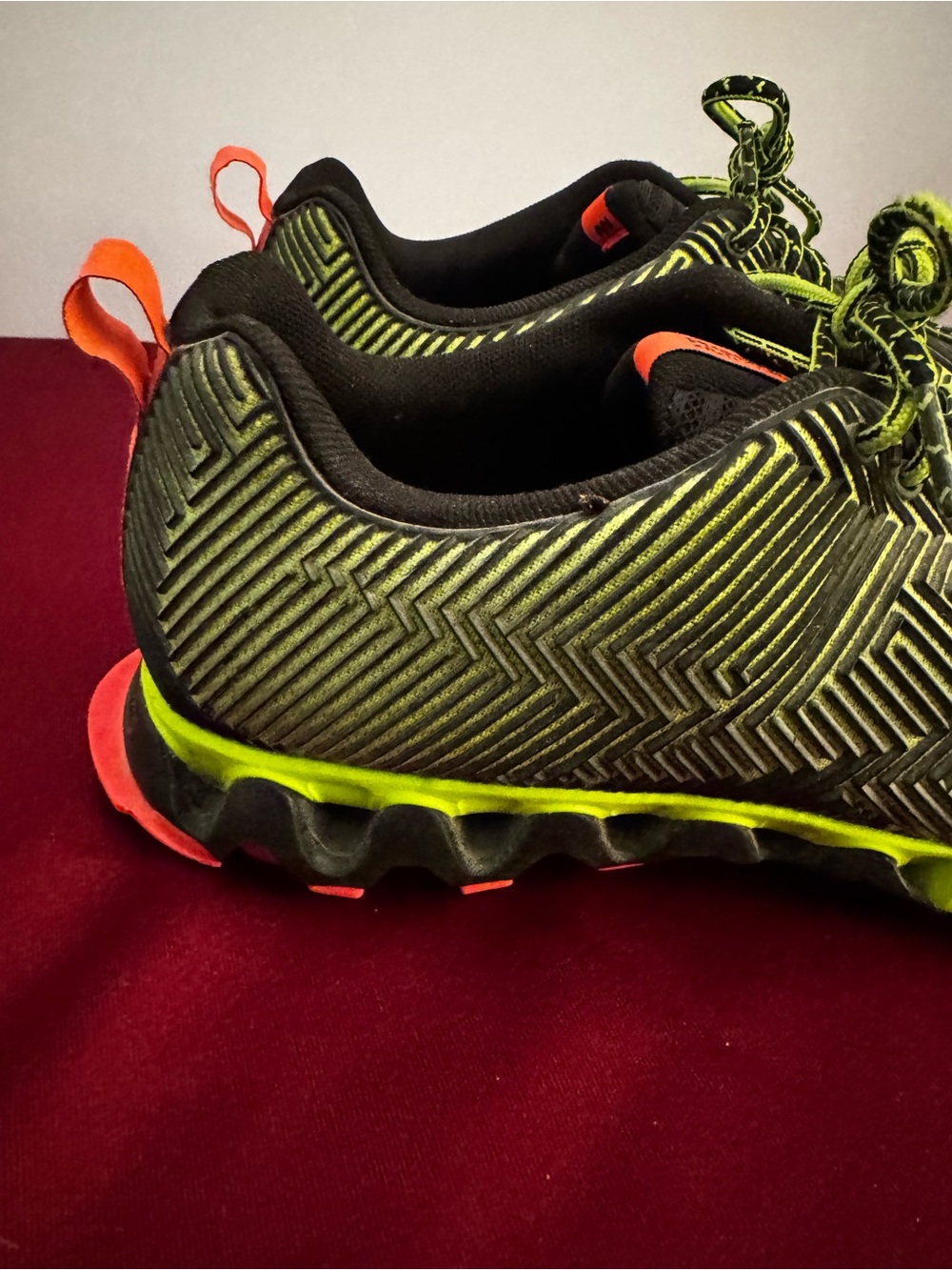 Reebok Zigmaze Lime Running Sneaker Men 9 Athletic Marathon Neon Zigtech EUC - Picture 7 of 16